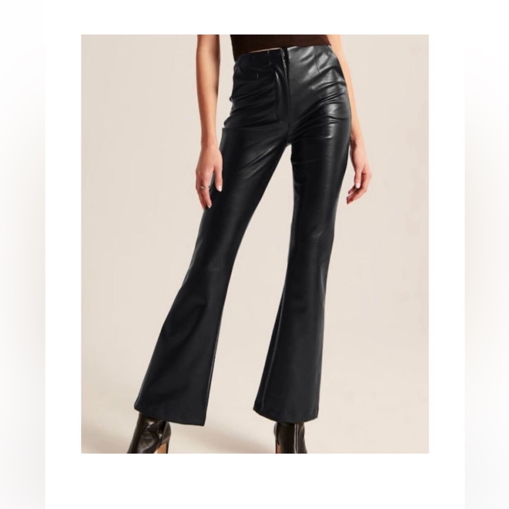 Abercrombie & Fitch Vegan Leather
Skinny Flare Pants size 29 Black
